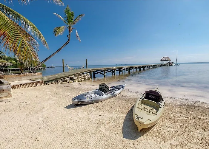 Casa Pisces Resort *