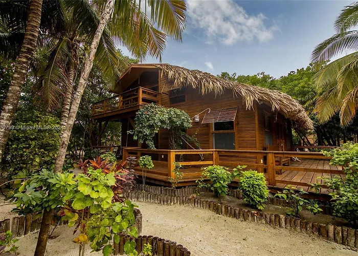 Casa Pisces Resort
